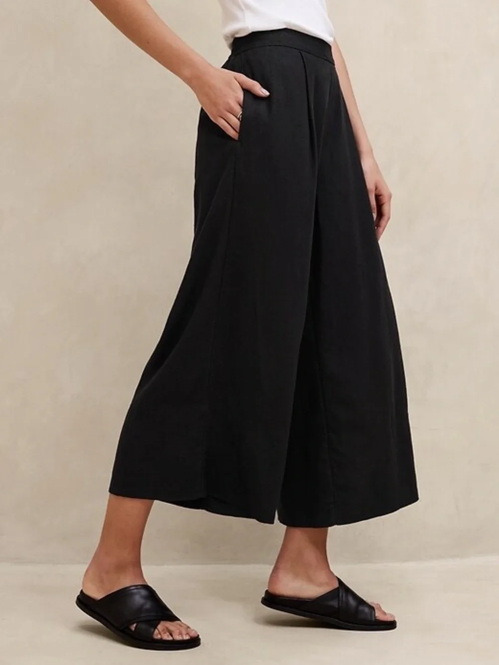 Banana Republic Black Wide-Leg Crop Pants